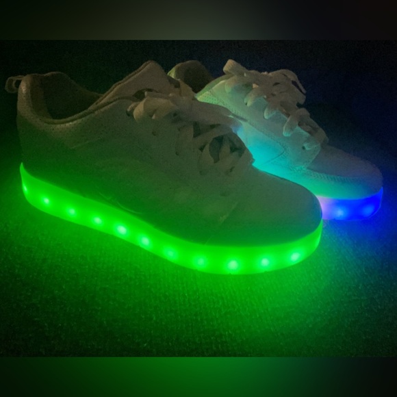 EUC Light Up Heelys - Picture 6 of 9